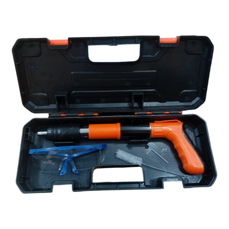 PISTOLA REMACHADORA DE ALTO IMPACTO CON 100 CLAVOS